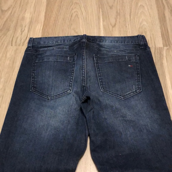 Tommy Hilfiger size 4 ankle jean. Distressed look. - Picture 7 of 8